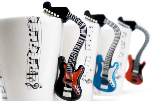 Tazza Da Caff&egrave; Con Chitarra E Scritta Divertente 'I Might Look Like I'm Listening To You' - Regalo Perfetto Per Chitarristi
