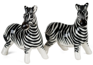The Zebra is such a distinctive looking beast with its stunning black and white stripes. They are closely related to the horse, but unlike his cousin likes to wear his mane in a fetching Mohican! Strikingly beautiful on our Blue Witch ceramic.