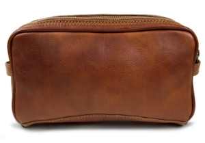 Designed for all your grooming needs. The splendid Marco Polo Italian luxury leather wash bag is handcrafted in Florence. This collection's main focal point is the quality of the leather, which is the best grade of full-grain leather hide. This matchless leather is painstakingly tanned by Italian leather craftsmen using the world’s most environmentally friendly tanning method which utilizes vegetable dyes. Completely natural and durable. A functional and practical option for transporting grooming essentials, making it the ideal companion for holidays, business trips, or a weekend away.