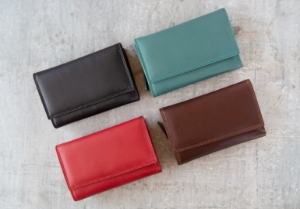 Nina is an elegant collection of Italian-made accessories from small wallets and cosmetic bags to handbags and clutches. They are available in a luxurious choice of colors. The perfect companion to carry wherever you go.