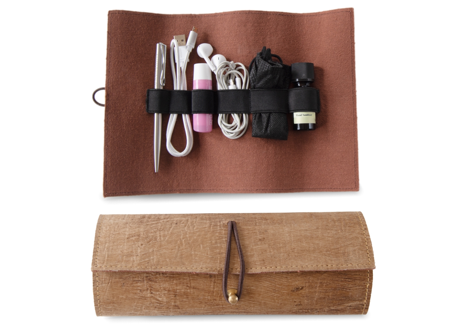 A simple yet sophisticated design. The rustic Bark Travel & Tech Kit Roll is created by Mother Nature herself and it will transport your senses to the great outdoors.The unique form and pattern of the natural bark is combined with our artisans' expertise to enhance this exciting tactile and sensory experience. Highlighting its own uniqueness, the outstanding design has become one of our most enchanting collections of all time.