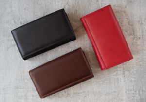 Nina is an elegant collection of Italian-made accessories from small wallets and cosmetic bags to handbags and clutches. They are available in a luxurious choice of colors. The perfect companion to carry wherever you go.