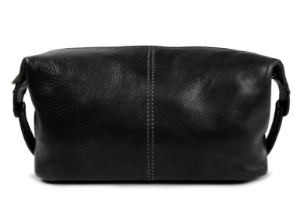 Designed for all your grooming needs. The splendid Marco Polo Italian luxury leather wash bag is handcrafted in Florence. This collection's main focal point is the quality of the leather, which is the best grade of full-grain leather hide. This matchless leather is painstakingly tanned by Italian leather craftsmen using the world’s most environmentally friendly tanning method which utilizes vegetable dyes. Completely natural and durable. A functional and practical option for transporting grooming essentials, making it the ideal companion for holidays, business trips, or a weekend away.