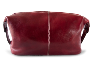 Designed for all your grooming needs. The splendid Marco Polo Italian luxury leather wash bag is handcrafted in Florence. This collection's main focal point is the quality of the leather, which is the best grade of full-grain leather hide. This matchless leather is painstakingly tanned by Italian leather craftsmen using the world’s most environmentally friendly tanning method which utilizes vegetable dyes. Completely natural and durable. A functional and practical option for transporting grooming essentials, making it the ideal companion for holidays, business trips, or a weekend away.