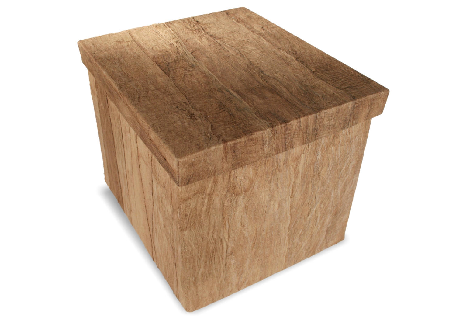 A simple yet sophisticated design. The rustic Bark Keepsake Box is created by Mother Nature herself and it will transport your senses to the great outdoors.The unique form and pattern of the natural bark is combined with our artisans' expertise to enhance this exciting tactile and sensory experience. Highlighting its own uniqueness, the outstanding design has become one of our most enchanting collections of all time.