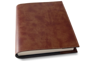 A very intelligent collection: The Romano Refillable Journal is supremely refined and redefined with natural recycled leather, specially created by professional Italian leather craftsmen. Employing advanced techniques, the environmental impact is much reduced. By using what is essentially a waste material it retains many of the properties and textures of regular leather without losing that wonderful natural leather smell. Uncompromised quality which is distinctive and is still a luxurious option. The leather has a glossy finish whilst still allowing for flexibility.