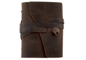 Each Enya Journal is unique. It is an eastern maverick that is big on character with a rustically raw style, featuring full-grain buffalo leather.Nothing is done to hide the scars and marks, twists and notches which are natural to the skin. Instead, they become a celebratory feature to reinvent the rules: Imperfection is the new perfection. A grounded character which is full of fantastic charisma. The Enya a soul mate for your adventures in life.