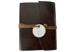 A very intelligent collection: The Romano Journal is supremely refined and redefined with natural recycled leather, specially created by professional Italian leather craftsmen. Employing advanced techniques, the environmental impact is much reduced. By using what is essentially a waste material it retains many of the properties and textures of regular leather without losing that wonderful natural leather smell. Uncompromised quality which is distinctive and is still a luxurious option. The leather has a glossy finish whilst still allowing for flexibility.