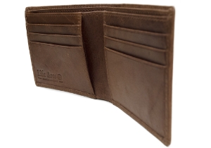 Casual yet distinctive. This handsome leather Slim Boy billfold wallet with flap is the classic combination of functionality and practicality making it the perfect every-day accessory. Handmade from high-quality calf leather. It has been produced to the high standard to give the wallet a great form and stability.