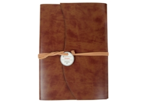 A very intelligent collection: The Romano Refillable Journal is supremely refined and redefined with natural recycled leather, specially created by professional Italian leather craftsmen. Employing advanced techniques, the environmental impact is much reduced. By using what is essentially a waste material it retains many of the properties and textures of regular leather without losing that wonderful natural leather smell. Uncompromised quality which is distinctive and is still a luxurious option. The leather has a glossy finish whilst still allowing for flexibility.