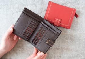 Nina is an elegant collection of Italian-made accessories from small wallets and cosmetic bags to handbags and clutches. They are available in a luxurious choice of colors. The perfect companion to carry wherever you go.