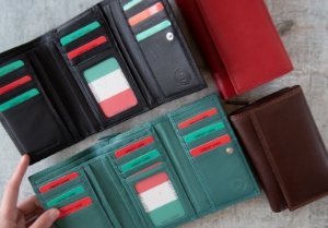 Nina is an elegant collection of Italian-made accessories from small wallets and cosmetic bags to handbags and clutches. They are available in a luxurious choice of colors. The perfect companion to carry wherever you go.