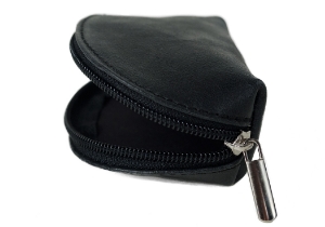 Nina is an elegant collection of Italian-made accessories from small wallets and cosmetic bags to handbags and clutches. They are available in a luxurious choice of colors. The perfect companion to carry wherever you go.