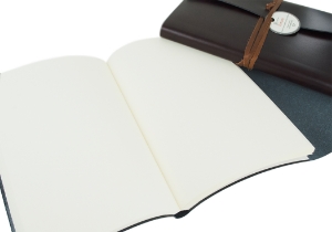 A very intelligent collection: The Romano Journal is supremely refined and redefined with natural recycled leather, specially created by professional Italian leather craftsmen. Employing advanced techniques, the environmental impact is much reduced. By using what is essentially a waste material it retains many of the properties and textures of regular leather without losing that wonderful natural leather smell. Uncompromised quality which is distinctive and is still a luxurious option. The leather has a glossy finish whilst still allowing for flexibility.