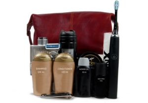 Designed for all your grooming needs. The splendid Marco Polo Italian luxury leather wash bag is handcrafted in Florence. This collection's main focal point is the quality of the leather, which is the best grade of full-grain leather hide. This matchless leather is painstakingly tanned by Italian leather craftsmen using the world’s most environmentally friendly tanning method which utilizes vegetable dyes. Completely natural and durable. A functional and practical option for transporting grooming essentials, making it the ideal companion for holidays, business trips, or a weekend away.