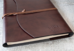 A very intelligent collection: The Romano Refillable Journal is supremely refined and redefined with natural recycled leather, specially created by professional Italian leather craftsmen. Employing advanced techniques, the environmental impact is much reduced. By using what is essentially a waste material it retains many of the properties and textures of regular leather without losing that wonderful natural leather smell. Uncompromised quality which is distinctive and is still a luxurious option. The leather has a glossy finish whilst still allowing for flexibility.