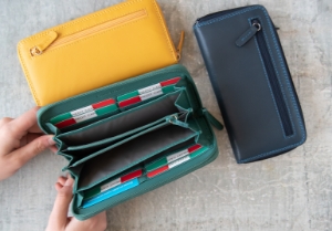 Nina is an elegant collection of Italian-made accessories from small wallets and cosmetic bags to handbags and clutches. They are available in a luxurious choice of colors. The perfect companion to carry wherever you go.