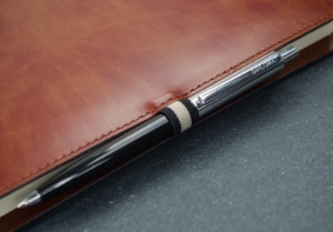 A very intelligent collection: The Romano Refillable Journal is supremely refined and redefined with natural recycled leather, specially created by professional Italian leather craftsmen. Employing advanced techniques, the environmental impact is much reduced. By using what is essentially a waste material it retains many of the properties and textures of regular leather without losing that wonderful natural leather smell. Uncompromised quality which is distinctive and is still a luxurious option. The leather has a glossy finish whilst still allowing for flexibility.