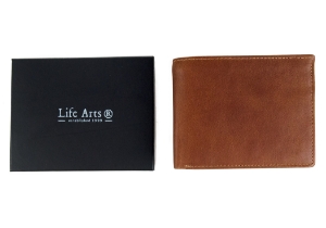 Casual yet distinctive. This handsome leather Slim Boy billfold wallet with flap is the classic combination of functionality and practicality making it the perfect every-day accessory. Handmade from high-quality calf leather. It has been produced to the high standard to give the wallet a great form and stability.