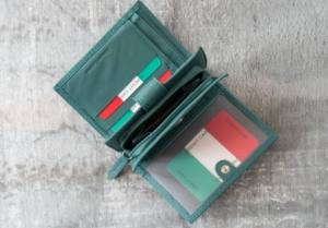 Nina is an elegant collection of Italian-made accessories from small wallets and cosmetic bags to handbags and clutches. They are available in a luxurious choice of colors. The perfect companion to carry wherever you go.
