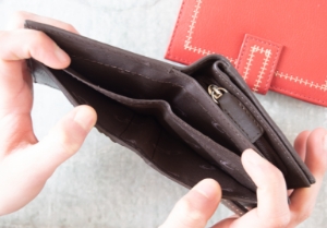 Nina is an elegant collection of Italian-made accessories from small wallets and cosmetic bags to handbags and clutches. They are available in a luxurious choice of colors. The perfect companion to carry wherever you go.