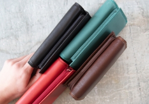 Nina is an elegant collection of Italian-made accessories from small wallets and cosmetic bags to handbags and clutches. They are available in a luxurious choice of colors. The perfect companion to carry wherever you go.